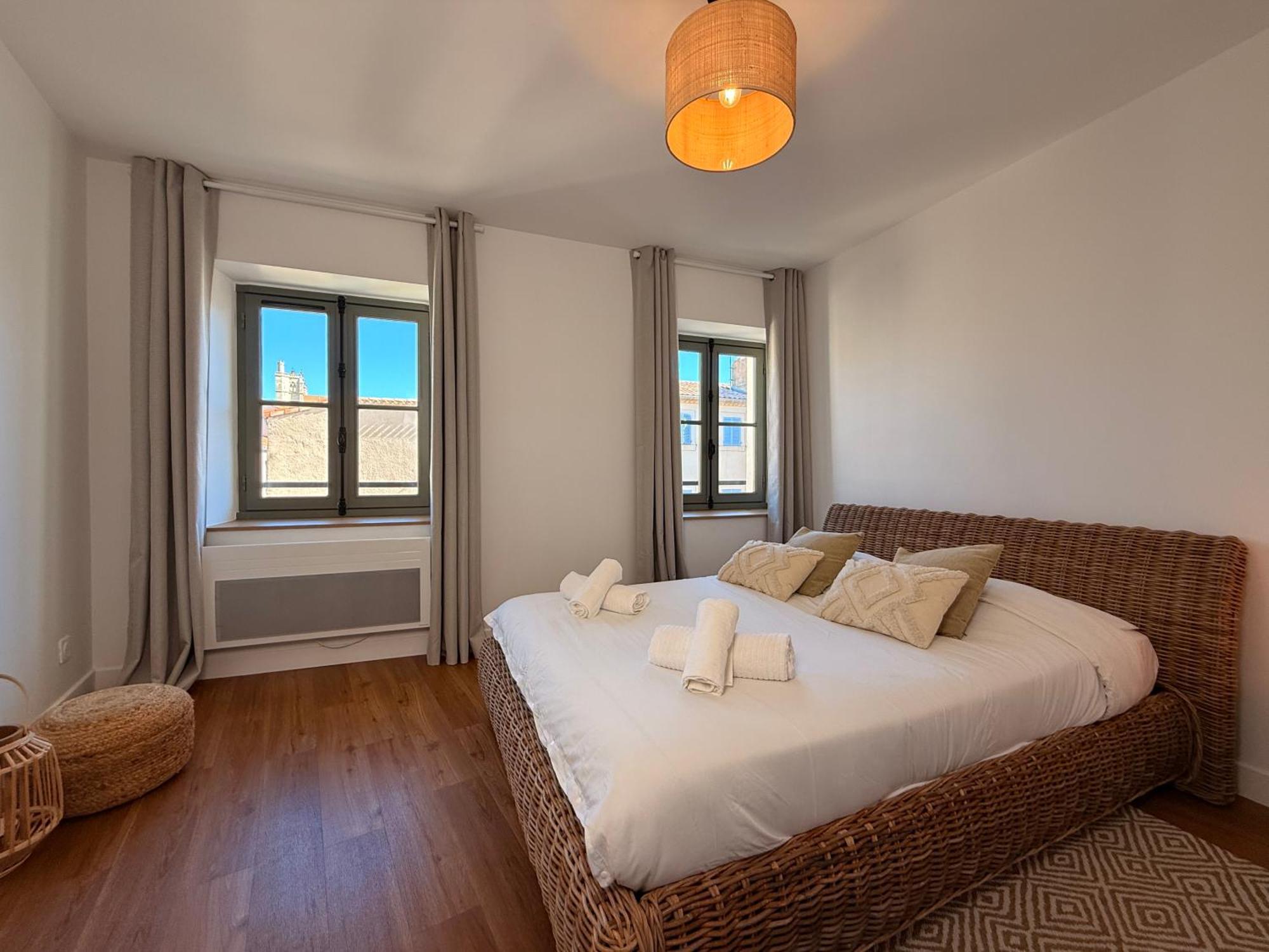 Le Saint Just T2 Proche Des Halles Wifi Apartment